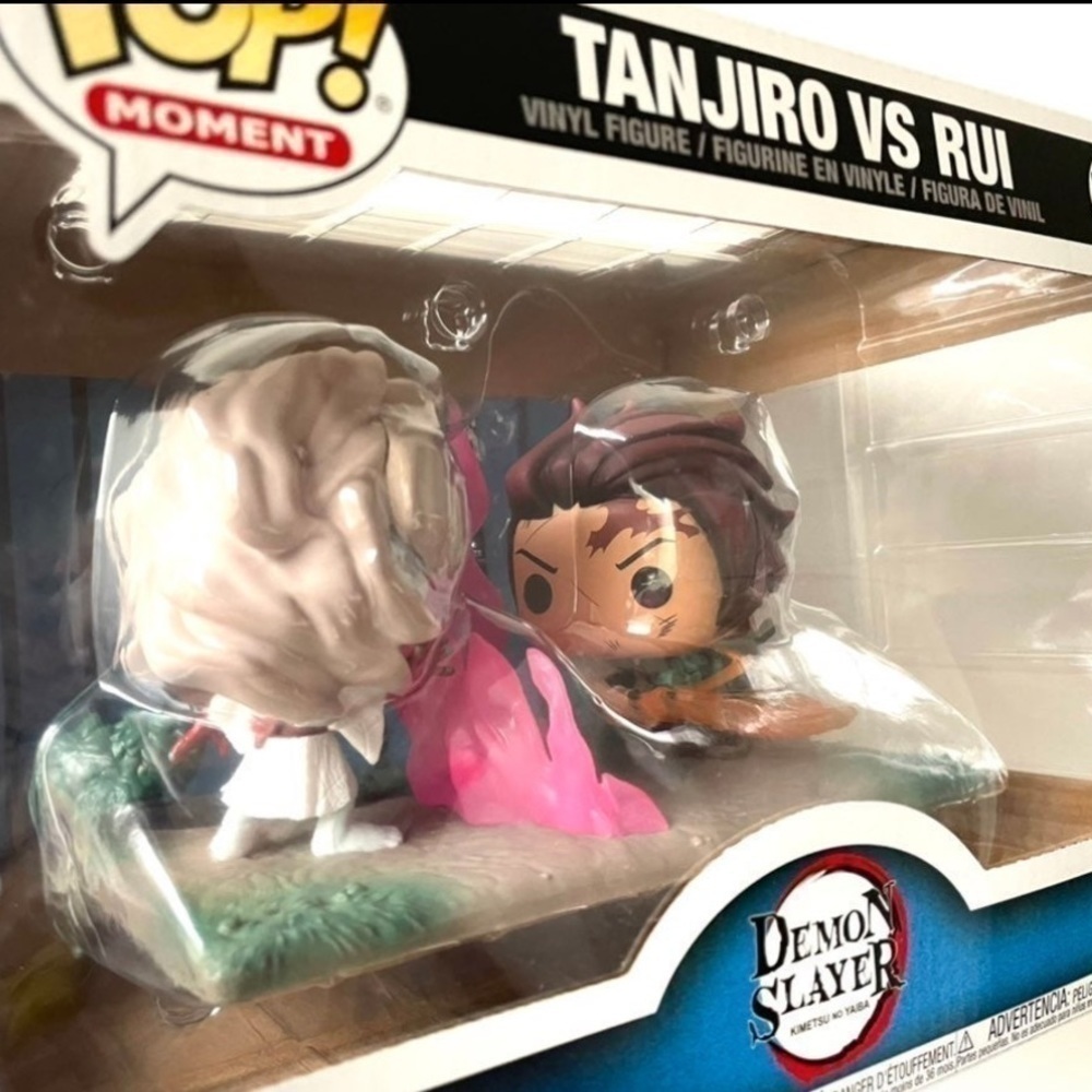 Tanjiro VS Rui Funko Pop | Demon Slayer | NWT - Picture 3 of 10